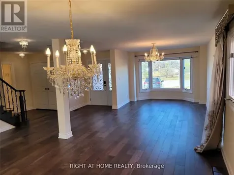 1080 Glenashton Drive Oakville (wc Wedgewood Creek) ON L6H 4B9