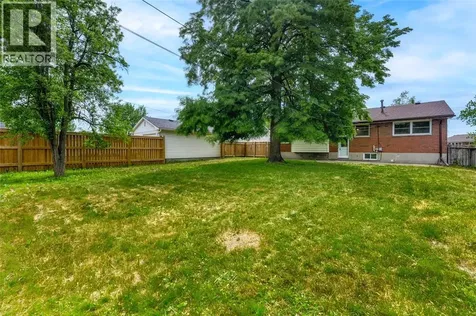 890 Hollands Avenue Sarnia ON N7S 3C1