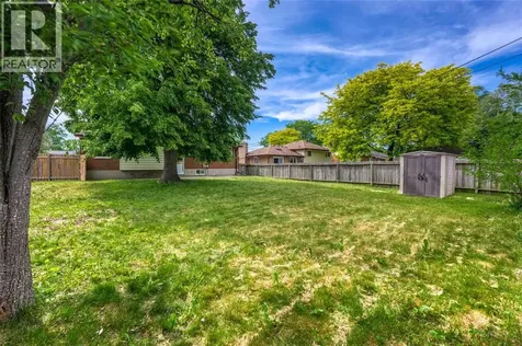 890 Hollands Avenue Sarnia ON N7S 3C1