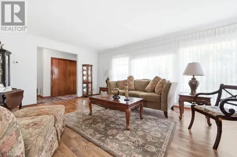 28 Barry Street Laurentian Valley ON K8A 7L5