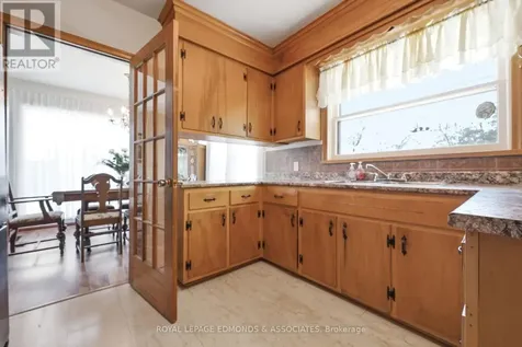 28 Barry Street Laurentian Valley ON K8A 7L5