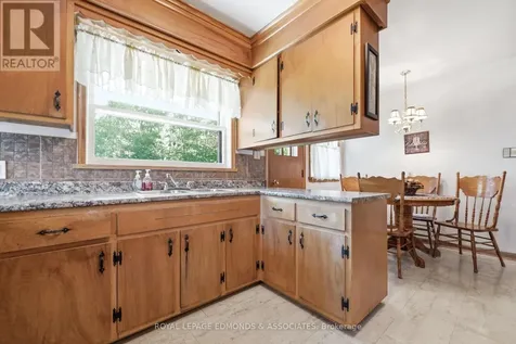 28 Barry Street Laurentian Valley ON K8A 7L5