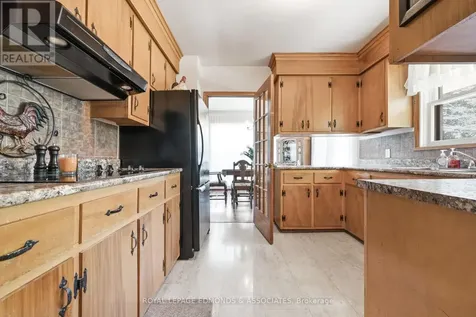 28 Barry Street Laurentian Valley ON K8A 7L5