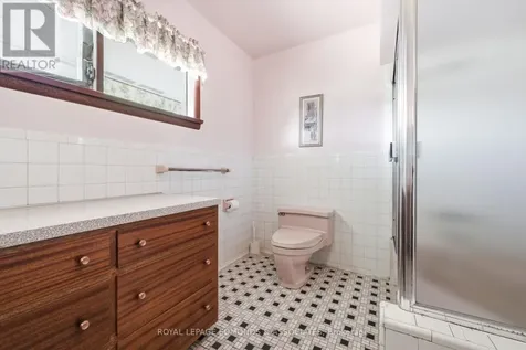 28 Barry Street Laurentian Valley ON K8A 7L5