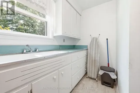 28 Barry Street Laurentian Valley ON K8A 7L5