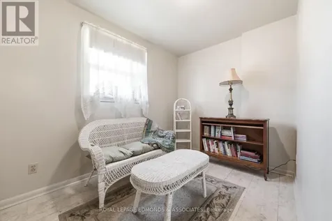 28 Barry Street Laurentian Valley ON K8A 7L5