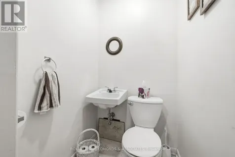 28 Barry Street Laurentian Valley ON K8A 7L5