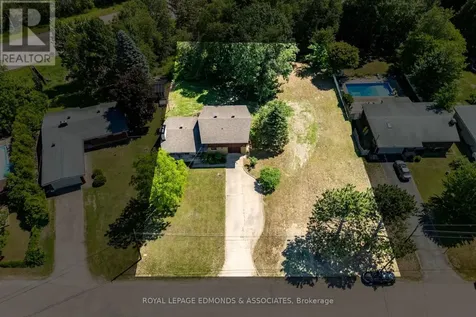 28 Barry Street Laurentian Valley ON K8A 7L5