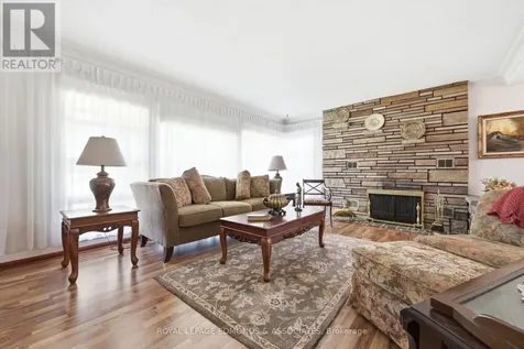 28 Barry Street Laurentian Valley ON K8A 7L5