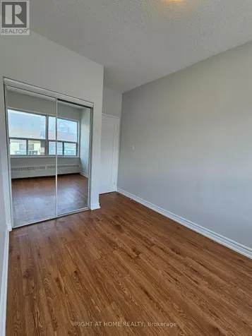 1801 Eglinton Avenue West Toronto (oakwood Village) ON M6E 2H8