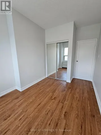 1801 Eglinton Avenue West Toronto (oakwood Village) ON M6E 2H8