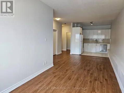 1801 Eglinton Avenue West Toronto (oakwood Village) ON M6E 2H8