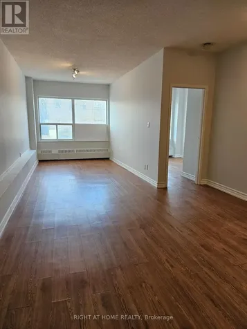 1801 Eglinton Avenue West Toronto (oakwood Village) ON M6E 2H8