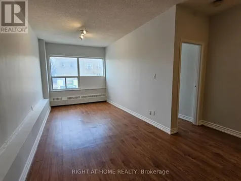 1801 Eglinton Avenue West Toronto (oakwood Village) ON M6E 2H8