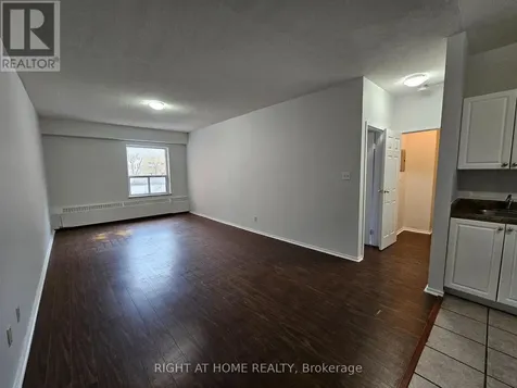 1801 Eglinton Avenue West Toronto (oakwood Village) ON M6E 2H7