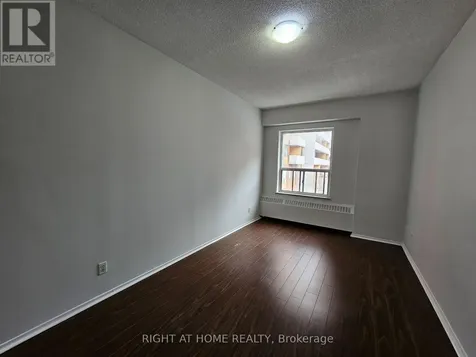1801 Eglinton Avenue West Toronto (oakwood Village) ON M6E 2H7