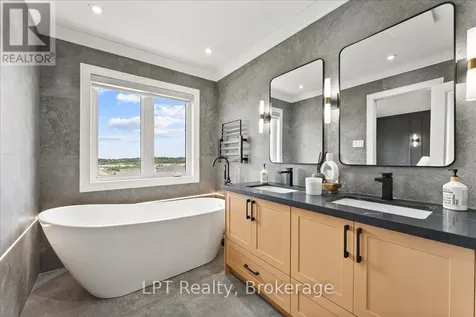 47 Atlantis Drive Orillia ON L3V 8L4