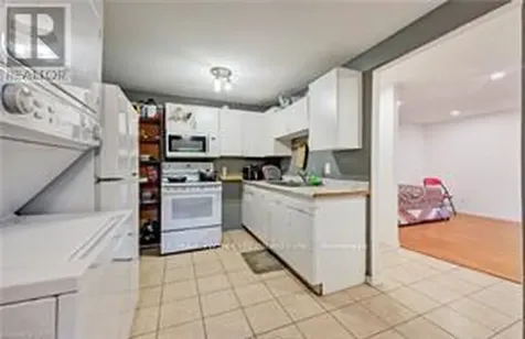 53 Helene Crescent Waterloo ON N2L 5E6