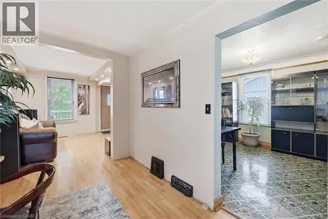 144 Campbell Avenue Hamilton ON L8H 2E9