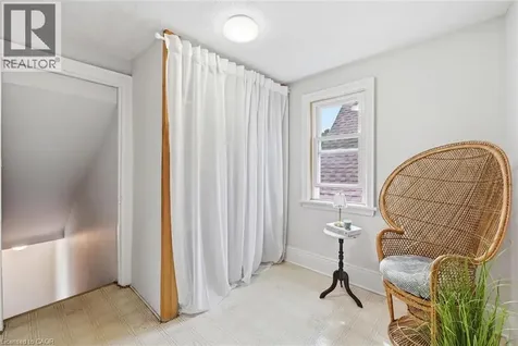 144 Campbell Avenue Hamilton ON L8H 2E9