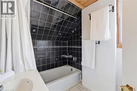 144 Campbell Avenue Hamilton ON L8H 2E9