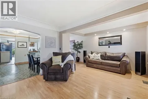 144 Campbell Avenue Hamilton ON L8H 2E9