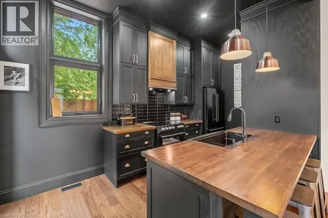 143 Catharine Street North Hamilton ON L8R 1J5