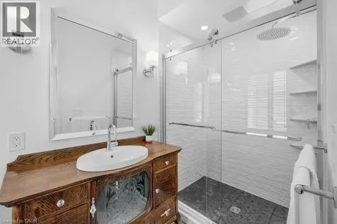 143 Catharine Street North Hamilton ON L8R 1J5