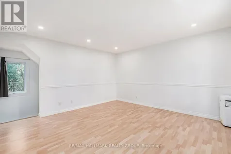 1204 Shillington Avenue Ottawa ON K1Z 7Z4