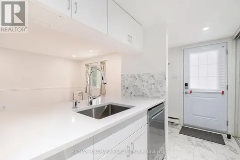 1204 Shillington Avenue Ottawa ON K1Z 7Z4
