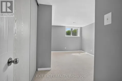 532 Lakeridge Drive Ottawa ON K4A 0H5