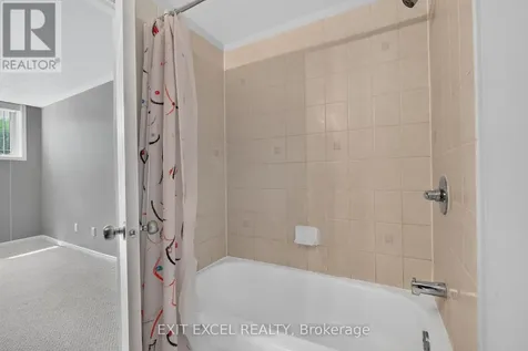 532 Lakeridge Drive Ottawa ON K4A 0H5