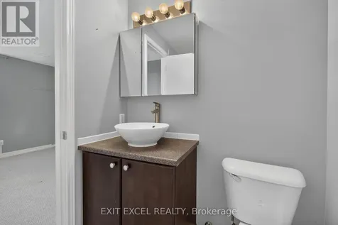 532 Lakeridge Drive Ottawa ON K4A 0H5