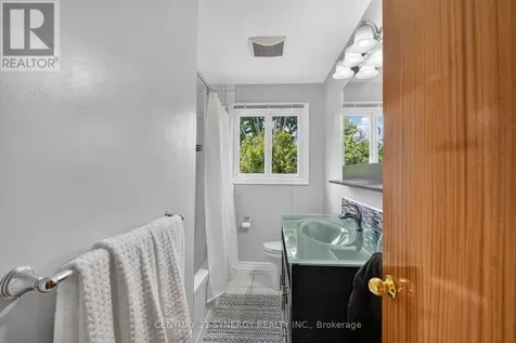 20 Sherry Lane Ottawa ON K2G 3L6