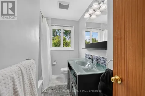20 Sherry Lane Ottawa ON K2G 3L6