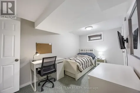 1293 Woodside Drive Ottawa ON K2C 2H1