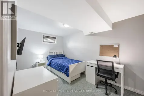 1293 Woodside Drive Ottawa ON K2C 2H1