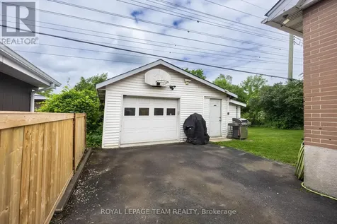 1293 Woodside Drive Ottawa ON K2C 2H1