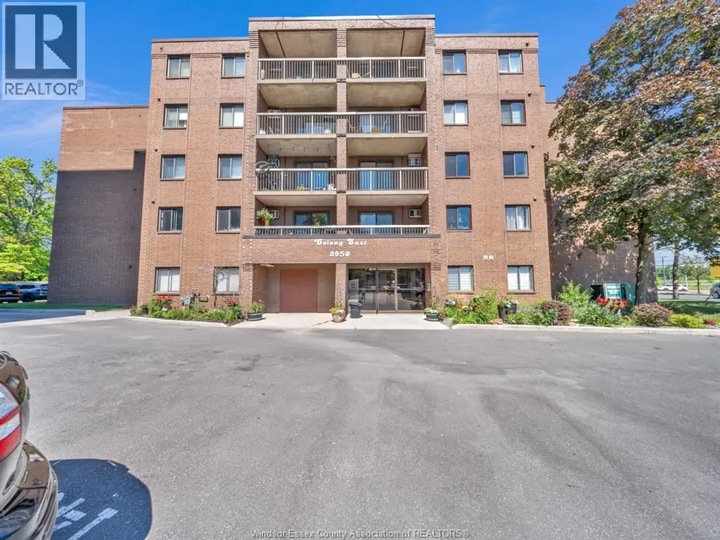 3950 Wyandotte Street East Windsor ON N8Y 1G5