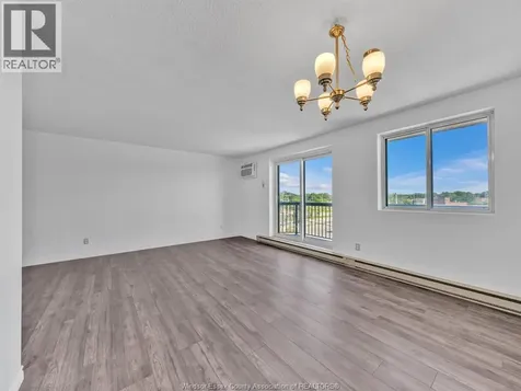 3950 Wyandotte Street East Windsor ON N8Y 1G5