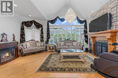 490 Shoreview Windsor ON N8P 1M7