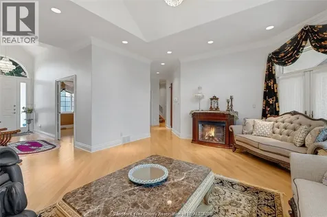 490 Shoreview Windsor ON N8P 1M7