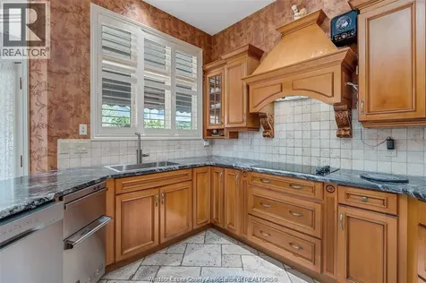 490 Shoreview Windsor ON N8P 1M7