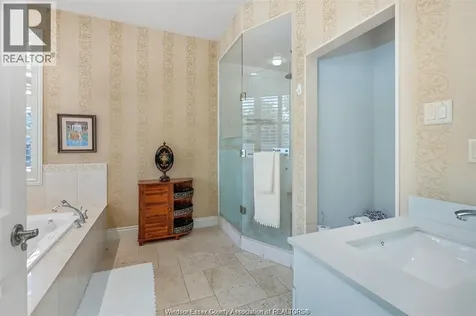 490 Shoreview Windsor ON N8P 1M7