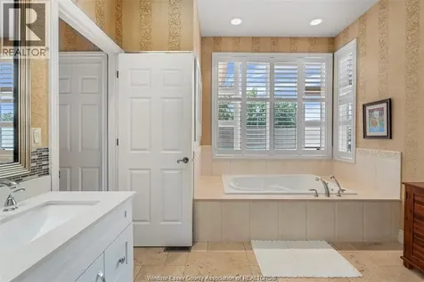 490 Shoreview Windsor ON N8P 1M7