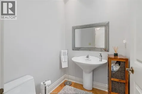 490 Shoreview Windsor ON N8P 1M7