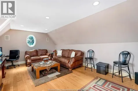 490 Shoreview Windsor ON N8P 1M7