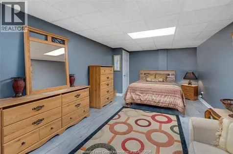 490 Shoreview Windsor ON N8P 1M7