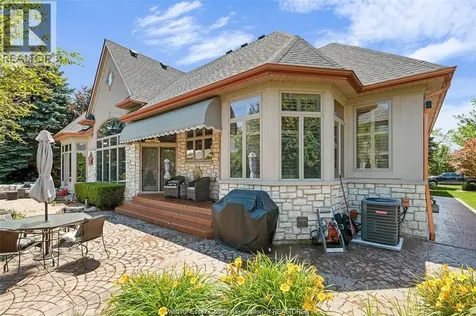 490 Shoreview Windsor ON N8P 1M7