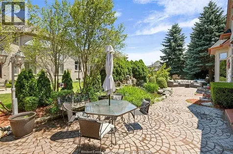 490 Shoreview Windsor ON N8P 1M7